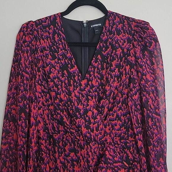 Express Abstract Print Faux Wrap Ruffle Mini Dress Small Red Black Purple - Picture 4 of 16